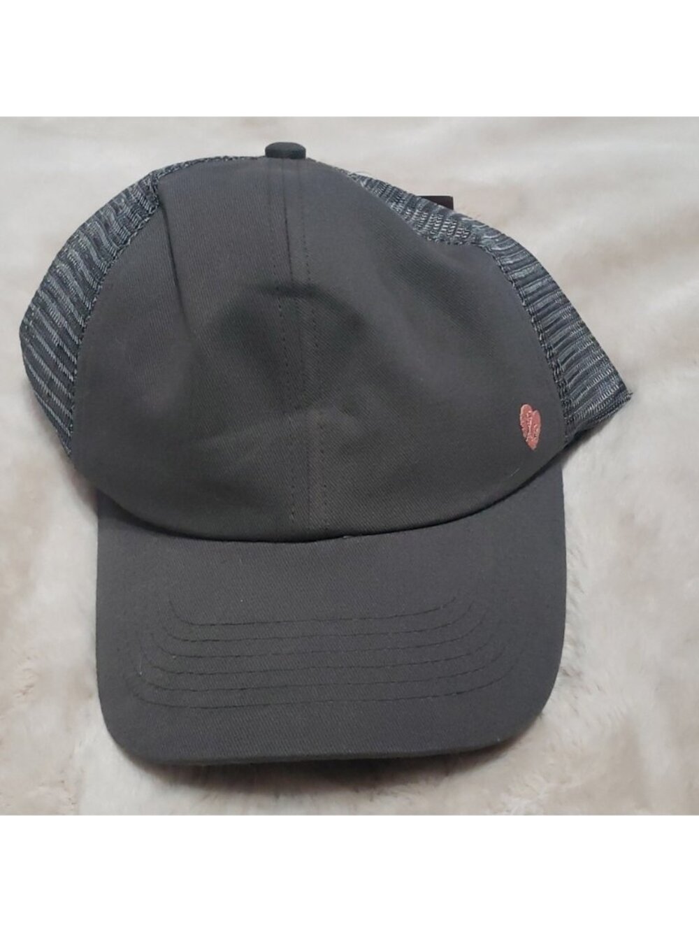 Ellieโ Grey hat